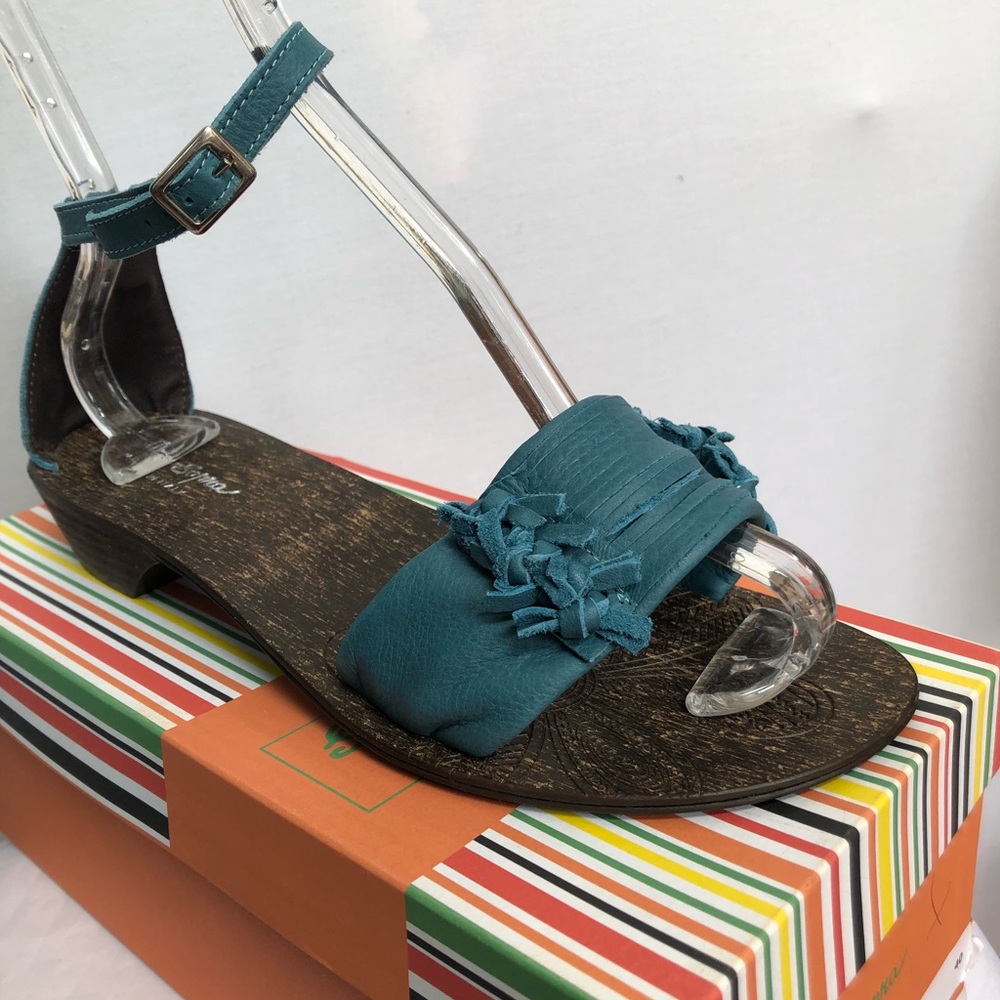 Sotto sopra sandals